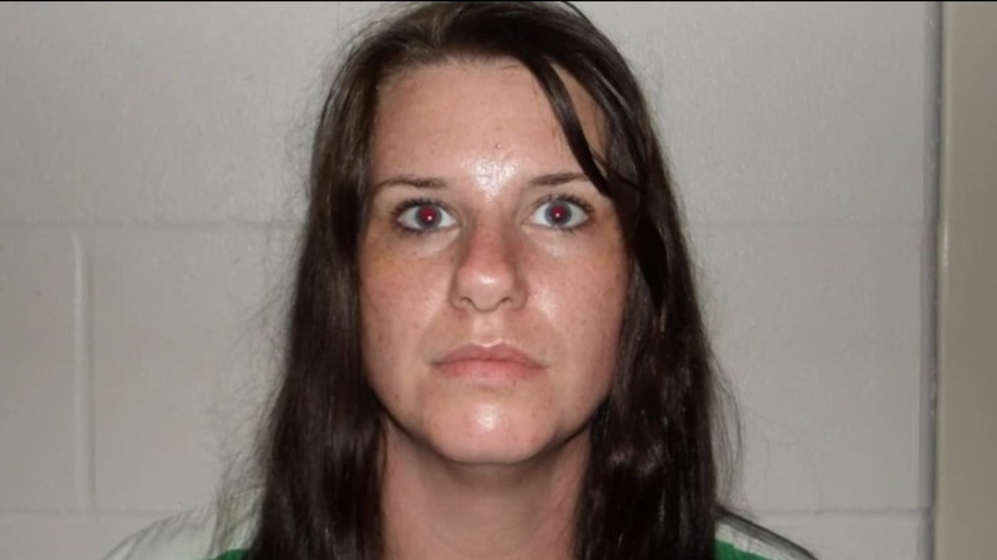 Dan condena ejemplar a docente que pagaba a sus estudiantes por tener relaciones: dinero, alcohol y drogas