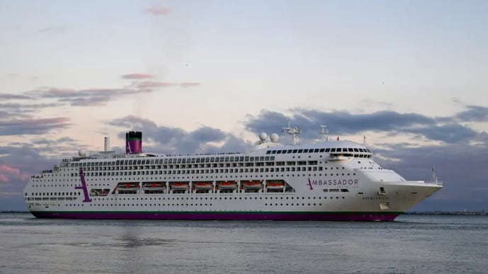 Confinadas 1.700 personas en un crucero en Burdeos tras muerte por brote gastrointestinal