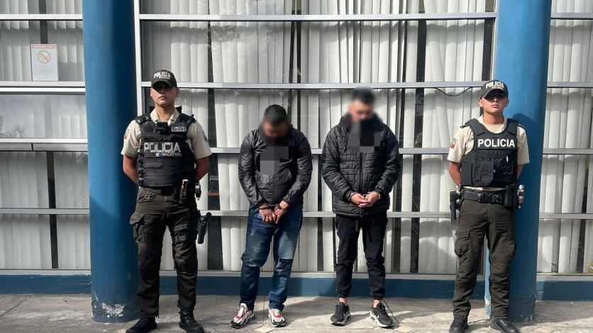 Tras una persecución en Solanda, detienen a sujetos por el robo de accesorios de un vehículo en Quito