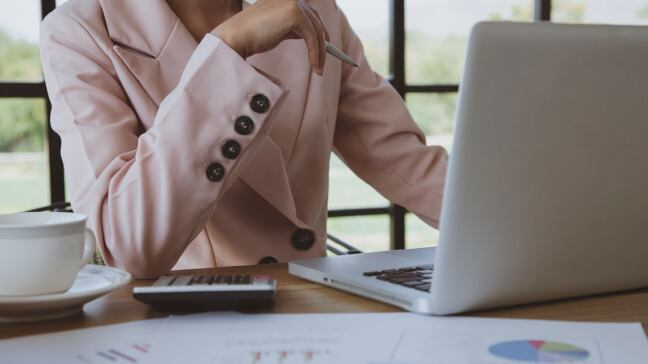 Exfuncionaria de BanEcuador utilizó las claves de otra cajera para entrar al sistema y robarse USD 44.000