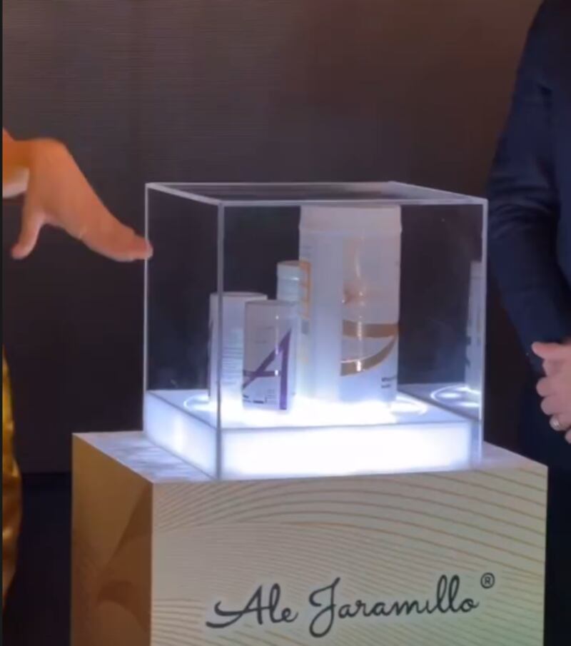 ¡No es una boda! Pablo Ruales revela las primeras imágenes del anuncio de Alejandra Jaramillo