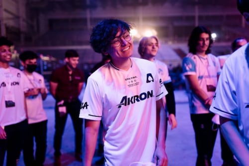 Ecuatoriano preparado para jugar contra el mejor del mundo de League of Legends