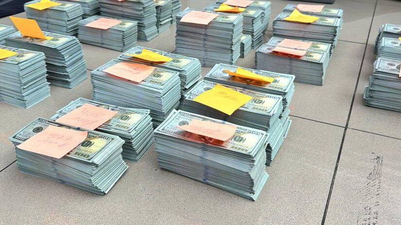 Dólares falsos en Quito