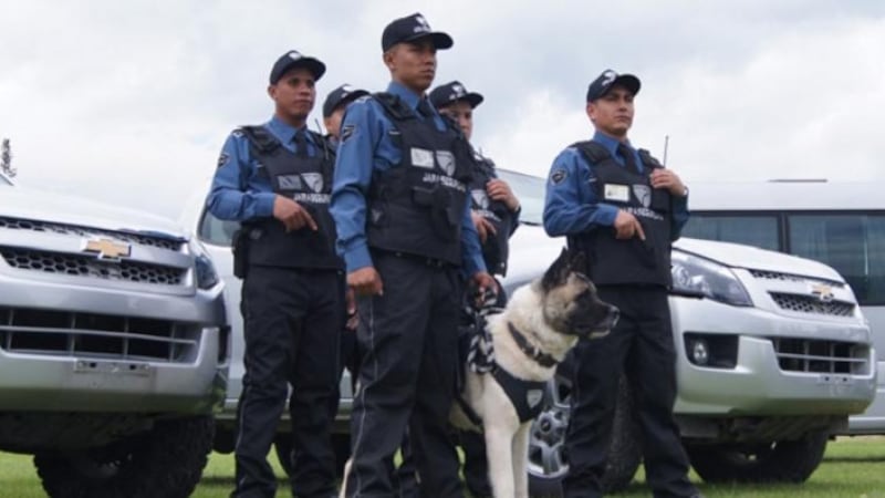 Plan de Bachillerato acelerado para guardias de seguridad