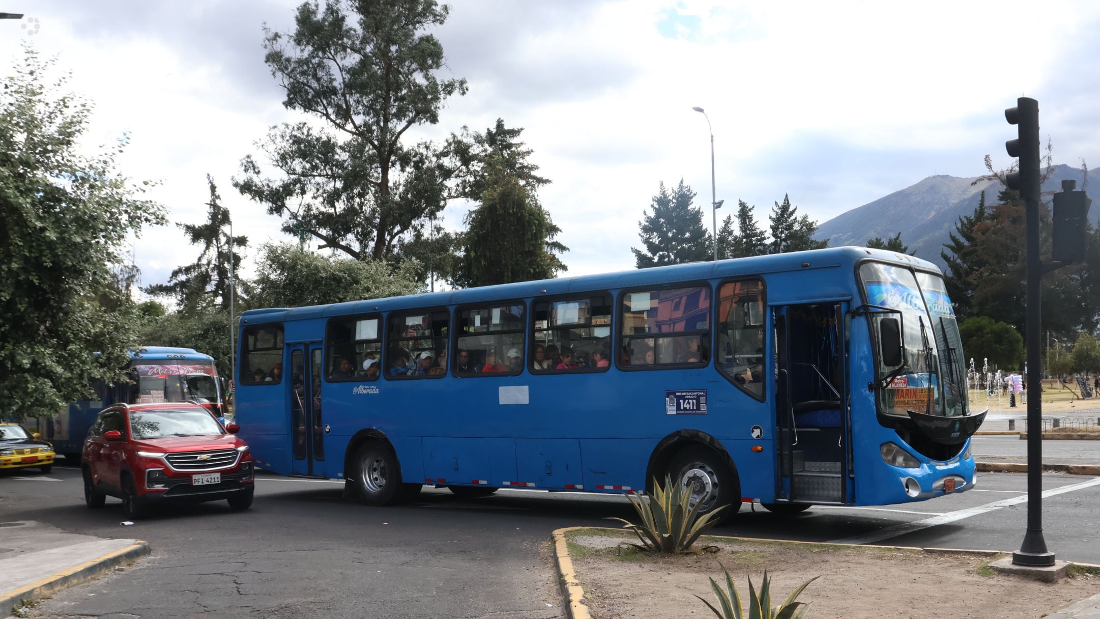 Transportistas se preparan para un posible paro de actividades ante la medida del gobierno de retirar el subsidio del diésel. API/HENRY LAPO