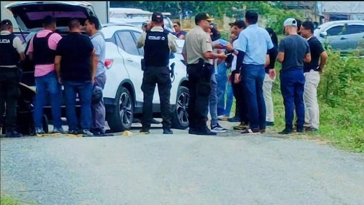 Hallan sin vida a un policía dentro de un vehículo en Samborondón