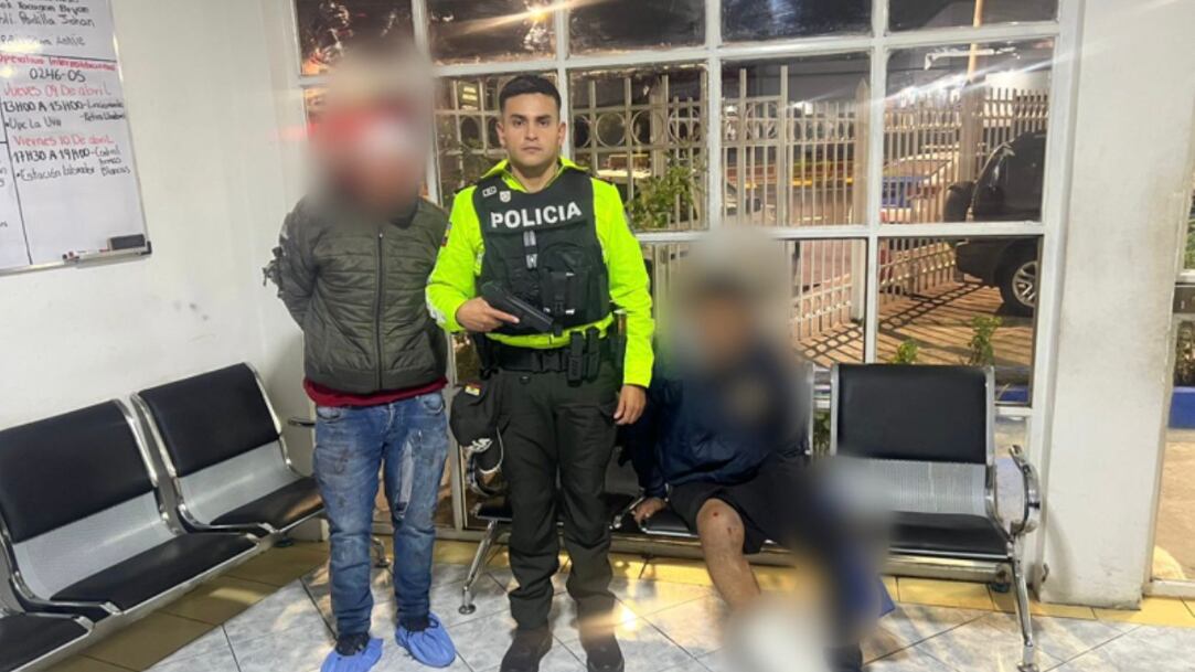 Robo con cuchillos y motos en el norte de Quito: dos detenidos tras persecución