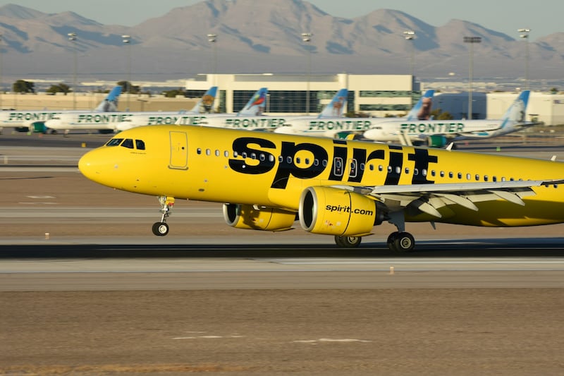 Polémica por código de vestimenta de Spirit