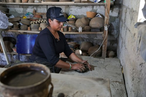 Gobierno de Ecuador presenta programa de incentivos de crédito en beneficio de jóvenes emprendedores y pequeños agricultores