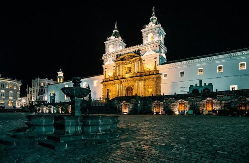 Quito en horas de la noche.