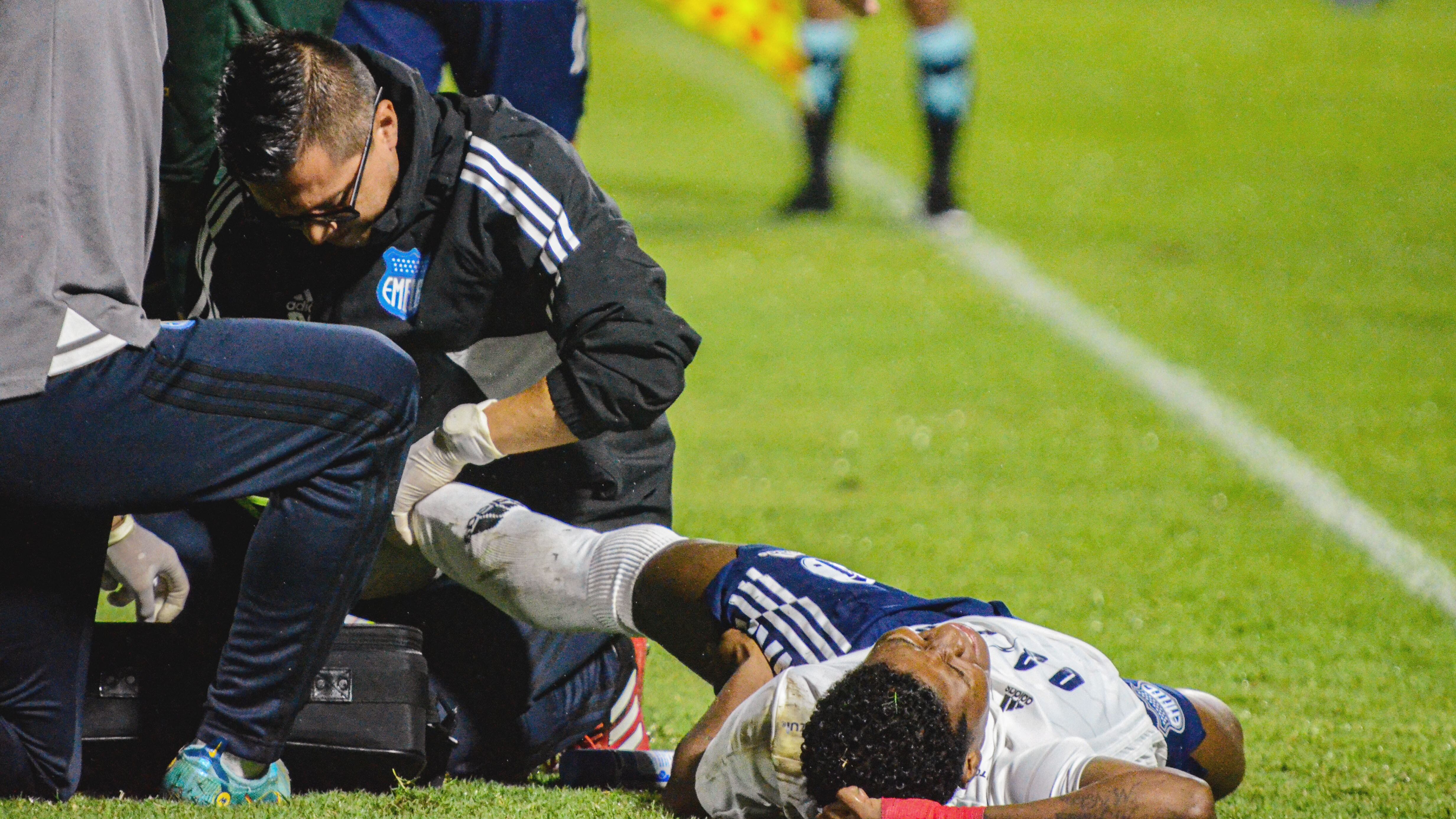 Jackson Rodríguez tras la lesión en el partido Emelec vs Orense