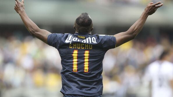 Chucho solía festejar con las manos al cielo