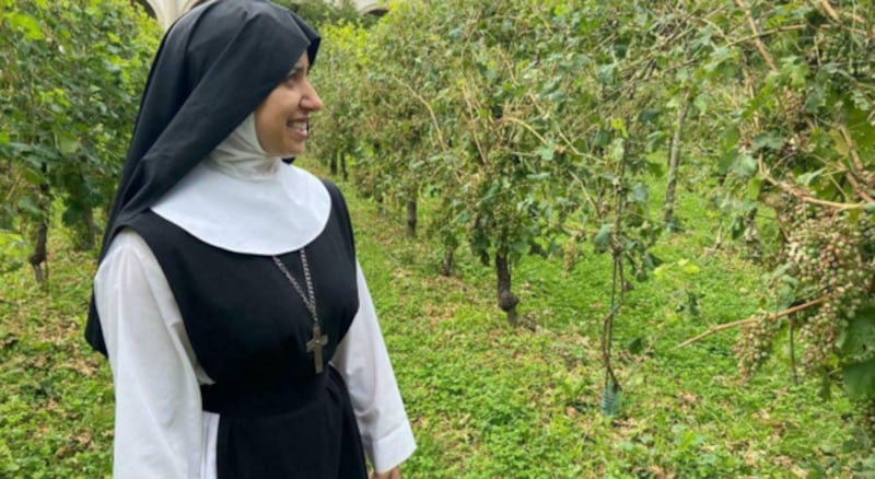 Aline Pereira Ghammachi, denunció públicamente su expulsión del monasterio cisterciense de clausura de los Santos Gervasio y Protasio, en Italia, por ser atractiva