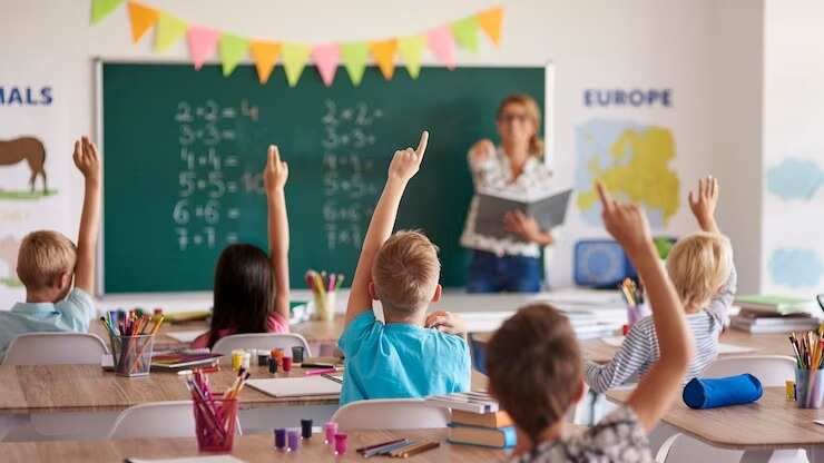 Estudiantes de la Sierra y Amazonía regresarán a clases el próximo mes.