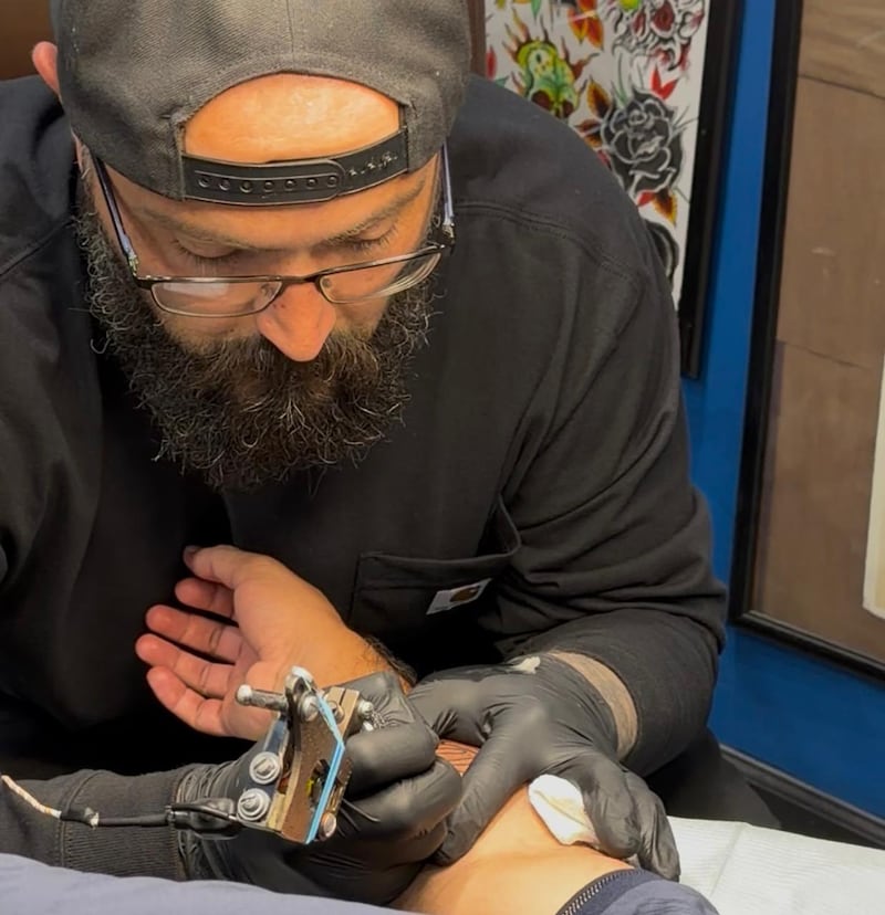 “Me tatué la firma de de Piero Hincapié: esto costó y por qué lo hice”. Metro Ecuador