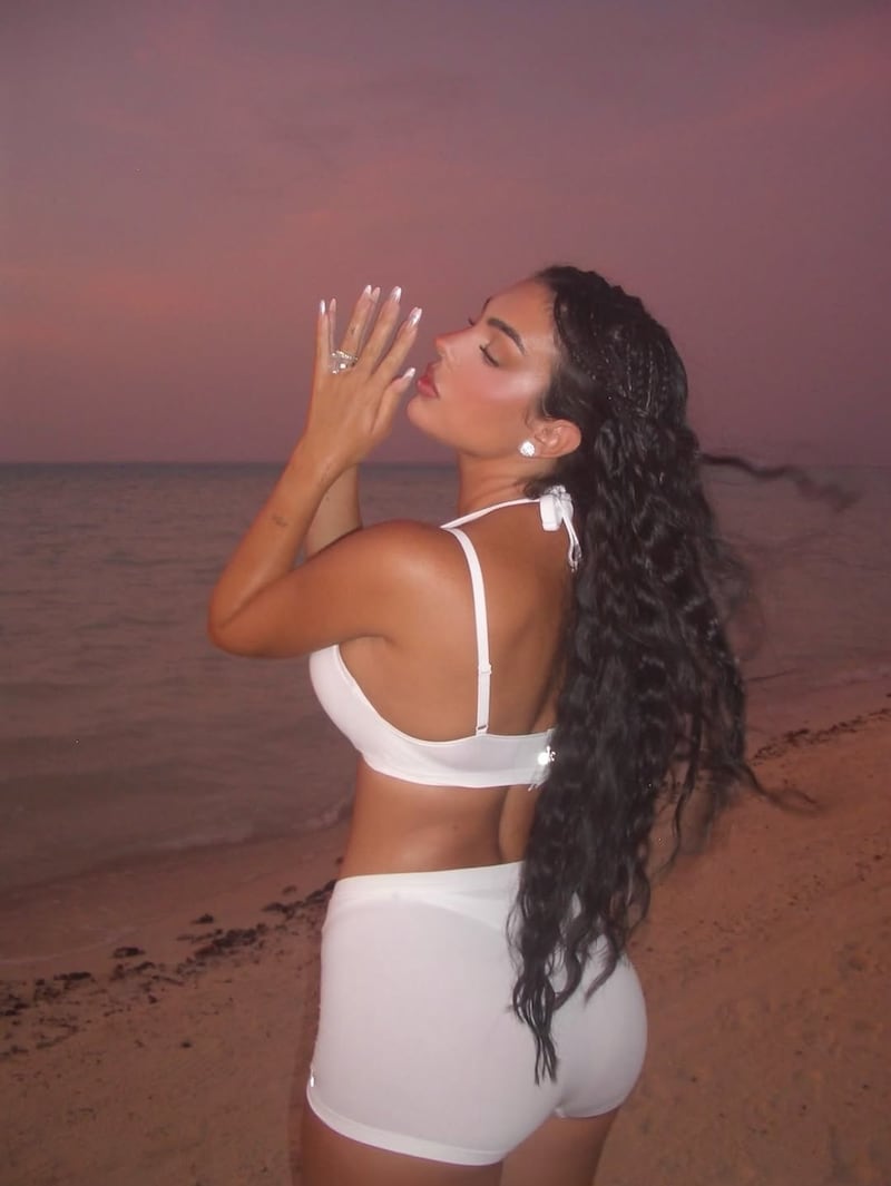 Georgina Rodríguez presume el anillo que le dio Cristiano Ronaldo.