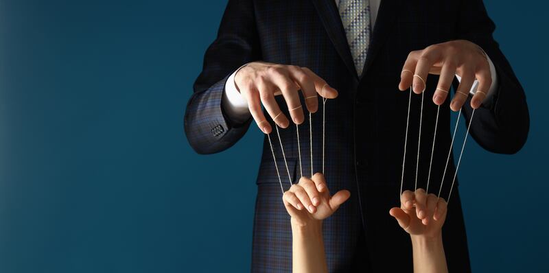 señales de manipulación