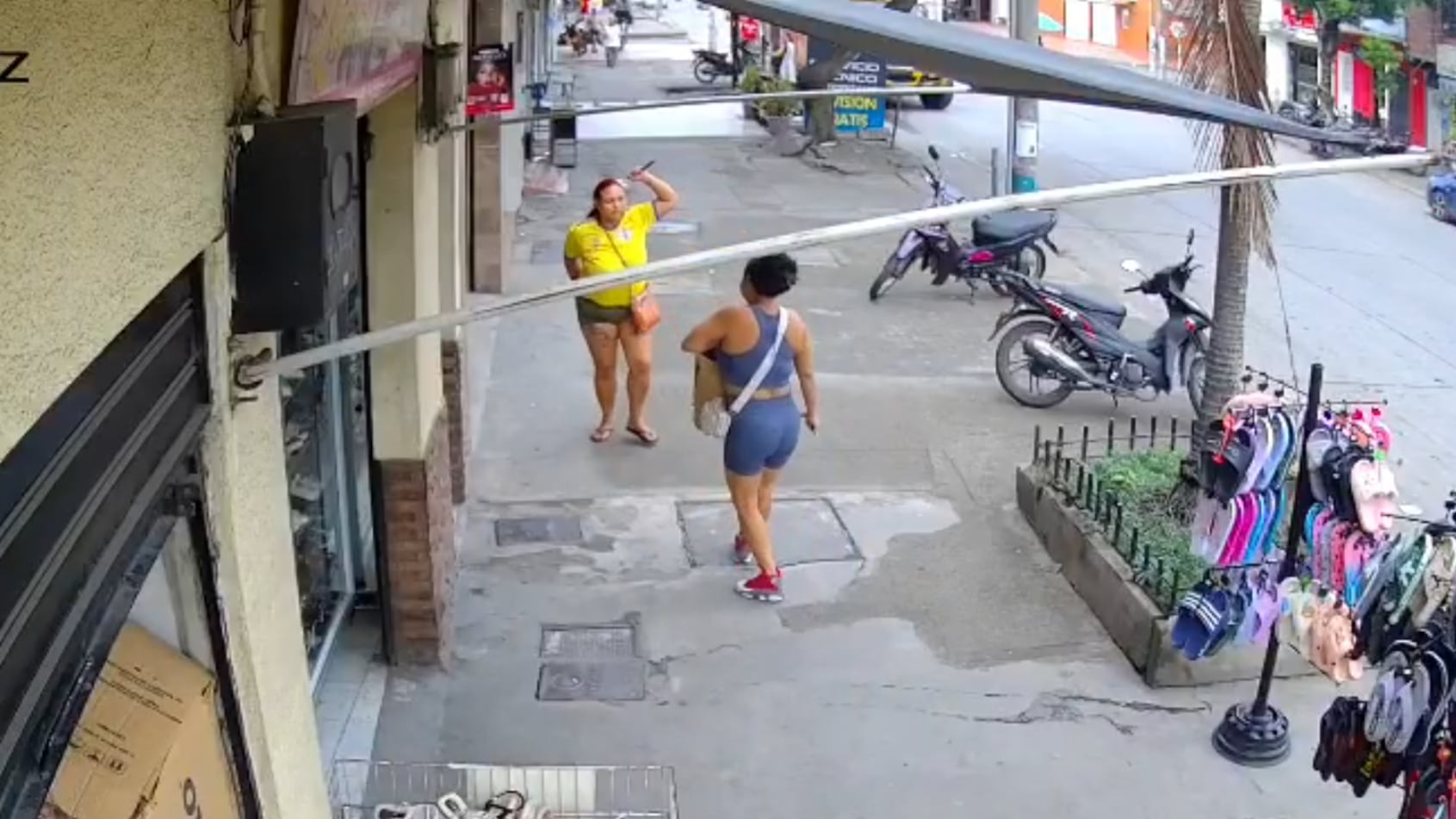 Mujeres con cuchillo en una riña