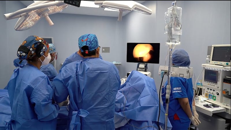 Gobierno de Daniel Noboa moderniza cirugías del IESS con tecnología 4K en Guayas, Cañar y Santo Domingo -  Fuente: Boletín de Prensa