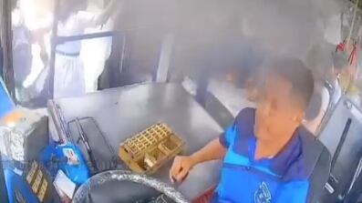 estudiante cayó de un bus en movimiento, en Quevedo.