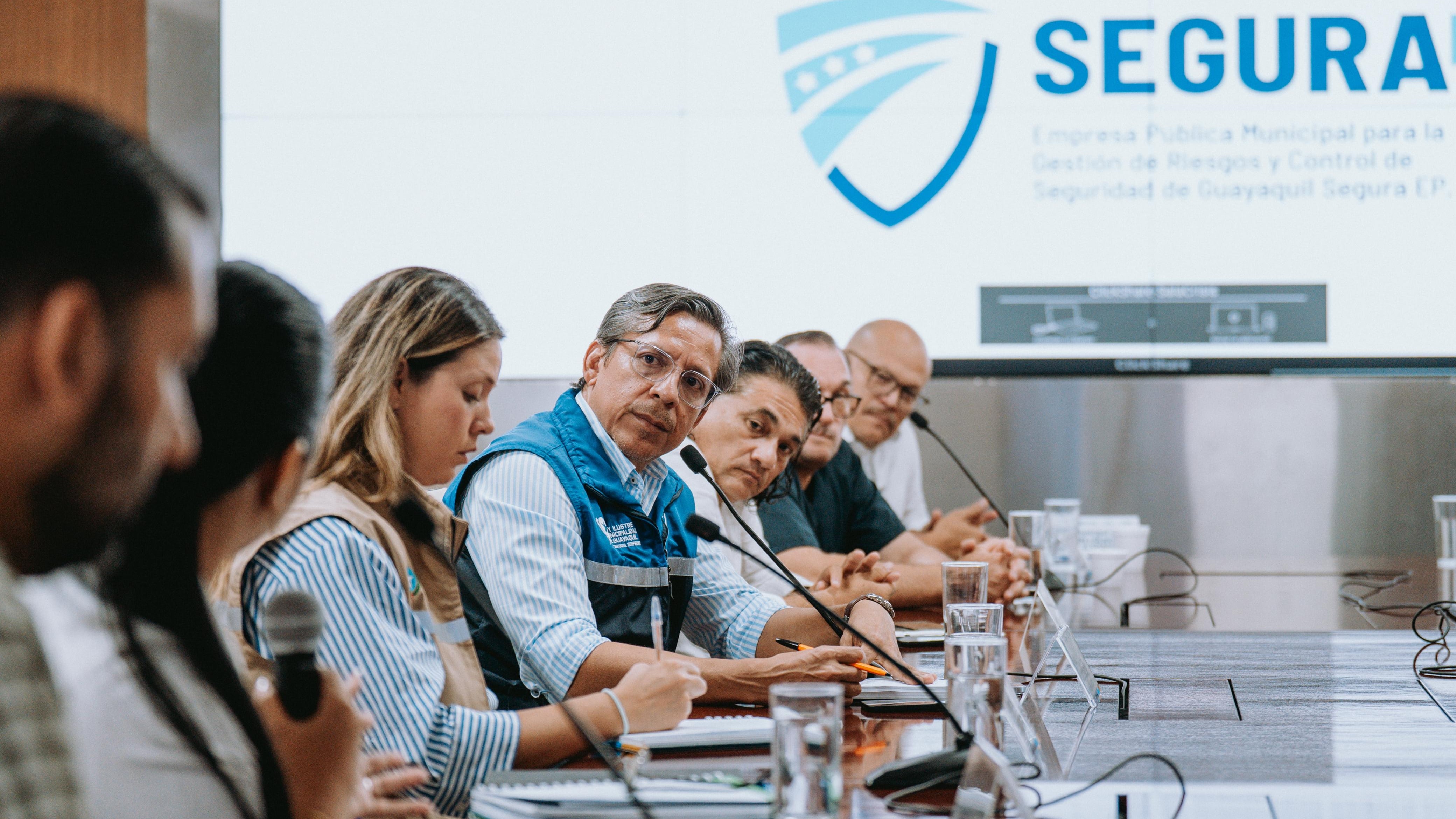 Autoridades piden flexibilizar horarios ante impacto del toque de queda