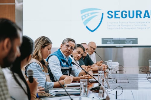 Recolección de basura se reduce y eleva riesgos en Guayaquil