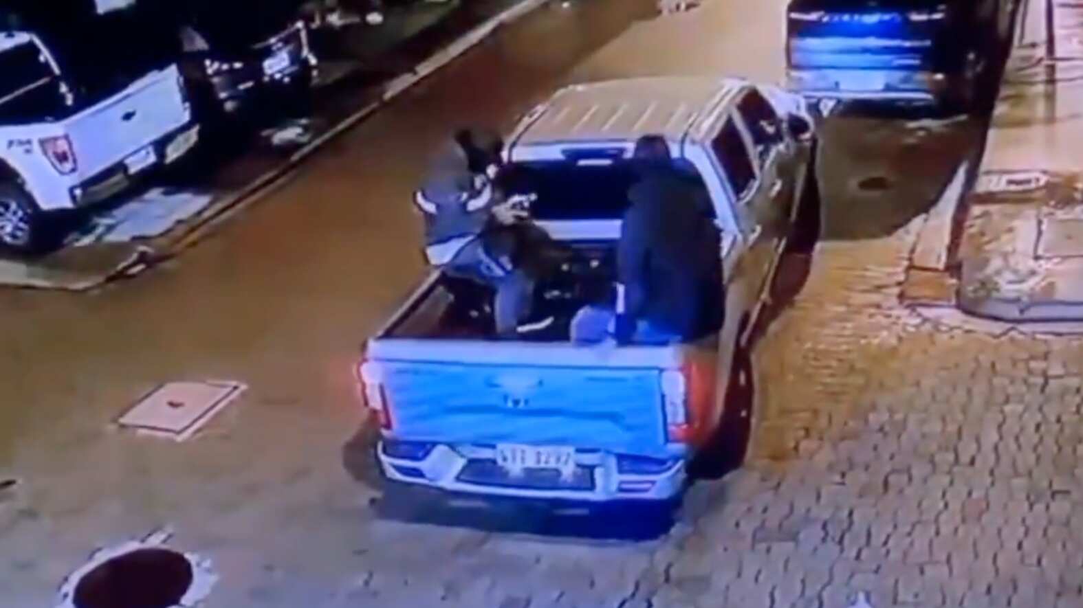 Policía en servicio activo habría robado una caja fuerte con USD 70.000, joyas y otros objetos de una urbanización en Samborondón