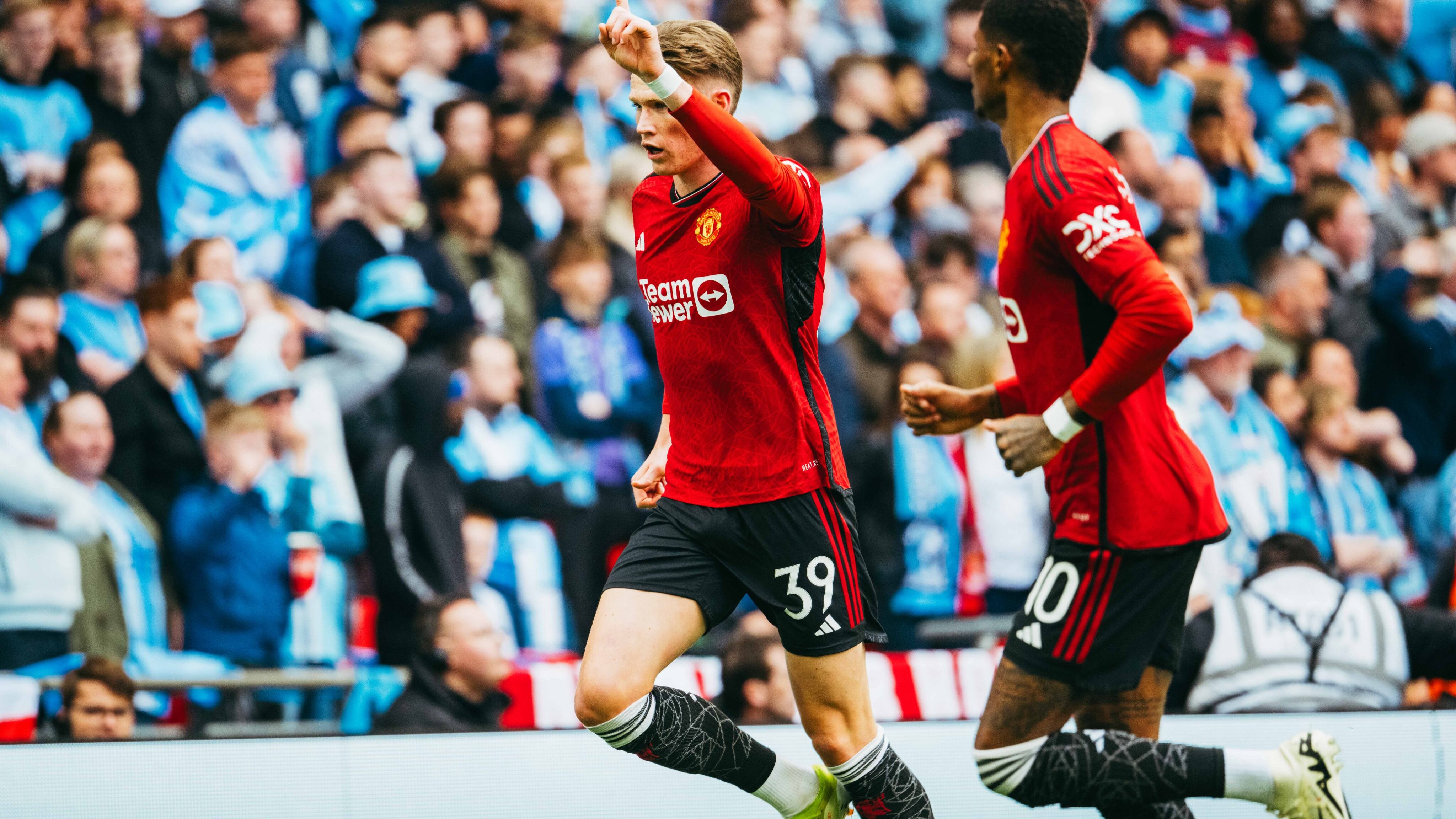 Manchester United en su victoria ante el Coventry City