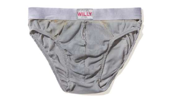 Willy Chavarría ropa interior desgastada