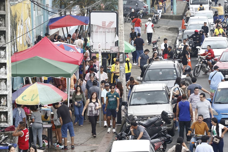 Ventas informales en exteriores de recintos electorales