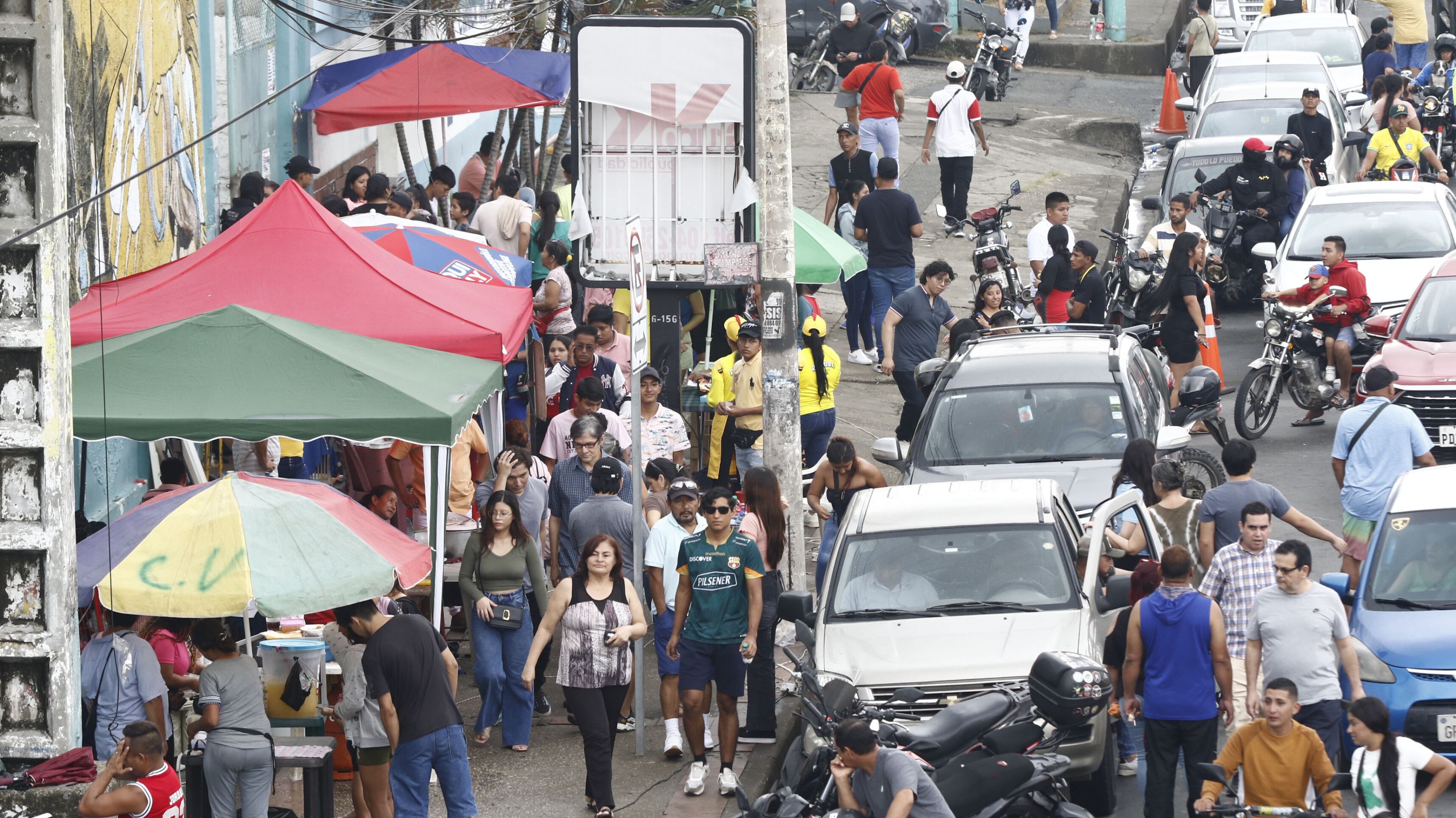 Ventas informales en exteriores de recintos electorales