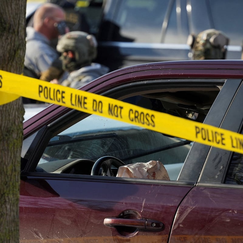 Mujer muere baleada por ICE en Estados Unidos