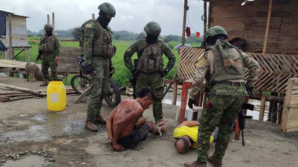 Militares en Estado de Excepción.