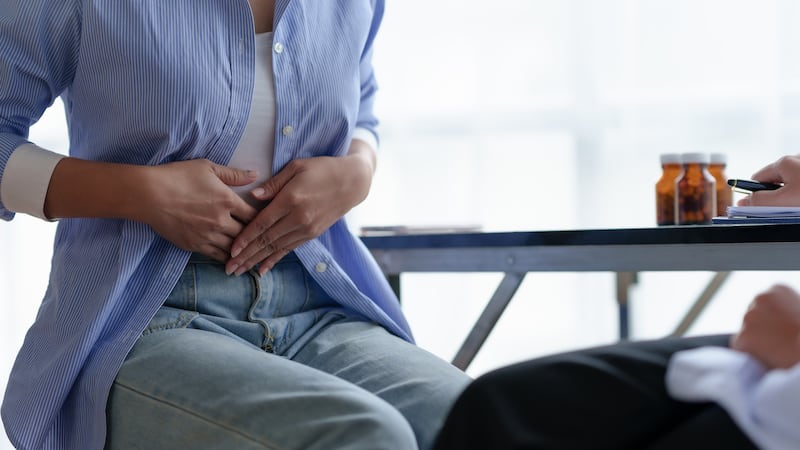 usar celular en el baño