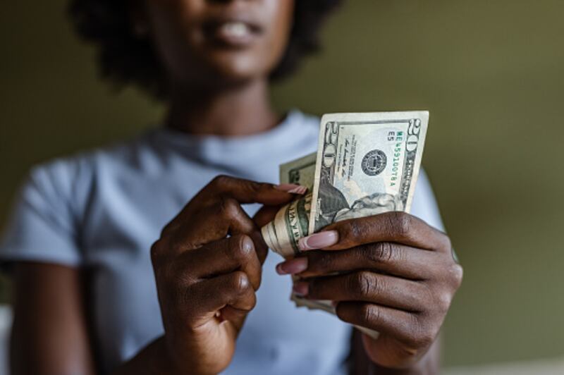 El salario al que aspiran los ecuatorianos, no supera los 1000 dólares