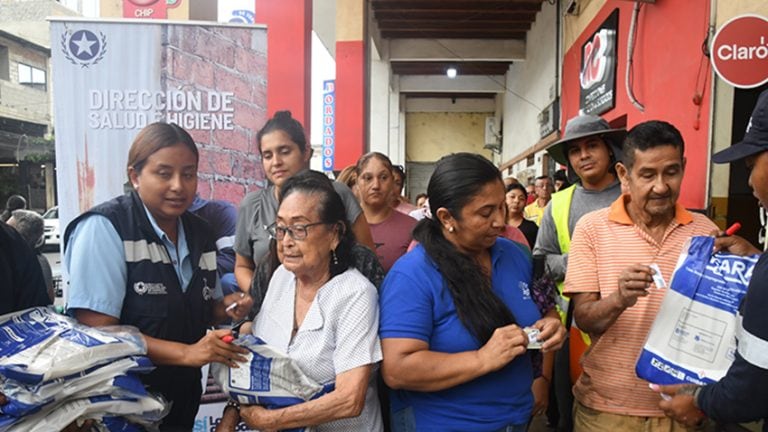 Más de 1.000 toldos con insecticida serán distribuidos esta semana en sectores vulnerables de la ciudad como parte de las acciones de prevención.