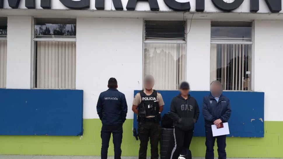 Extranjera con historial de fraude informático y agresiones intentó ingresar a Ecuador