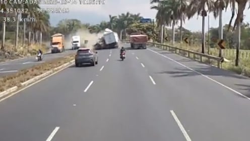 Captan fuerte choque múltiple en Guatemala que dejó cuatro víctimas mortales - Fuente: Video de X