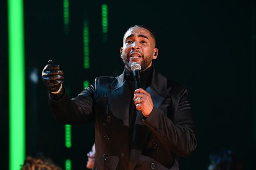 Don Omar expulsa a una fan de su concierto en Cancún: esto detonó su ira