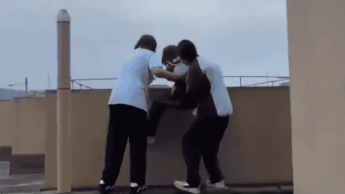 Un video muestra presunto caso de violencia escolar: “Si la empujan, tendrán que responder con su vida”