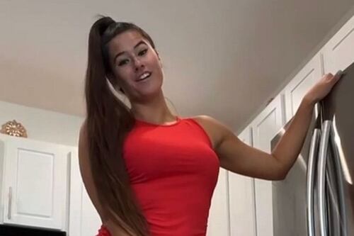 Temara, la modelo más alta de OnlyFans que factura cada centímetro de su cuerpo