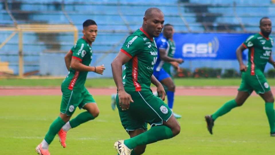 Juan Luis Anangonó en el Club Deportivo Marathón de Honduras