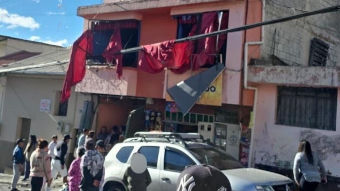 Explosión por fuga de gas deja heridos y daños materiales en el norte de Quito