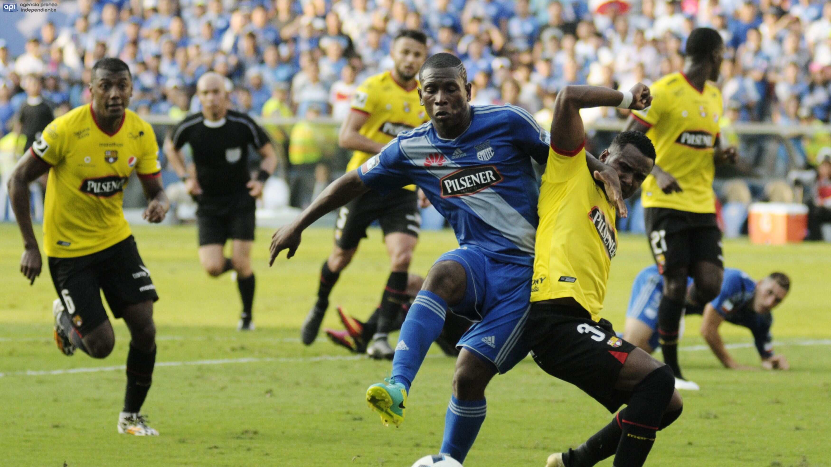 Barcelona vs Emelec en el estadio Banco del Pacífico-Capwell/Api