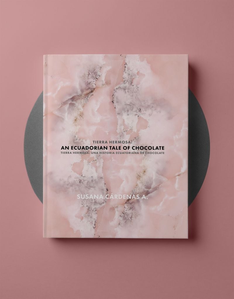 La autora Susana Cárdenas presenta una obra bilingüe que conecta tradición, sostenibilidad y chocolate de origen ecuatoriano.