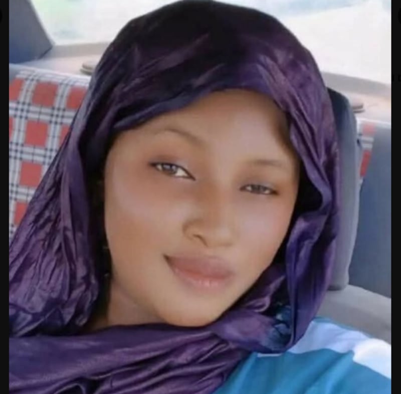 Terroristas armados raptaron a Mariam Cisse de una feria local en Mali - Fuente: Imagen de X