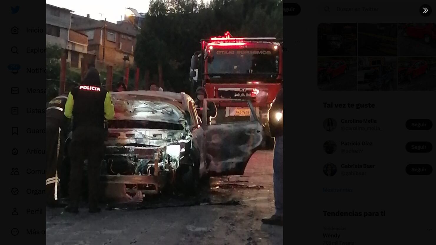 Hallan un cadáver dentro de un auto incinerado en el sur de Quito