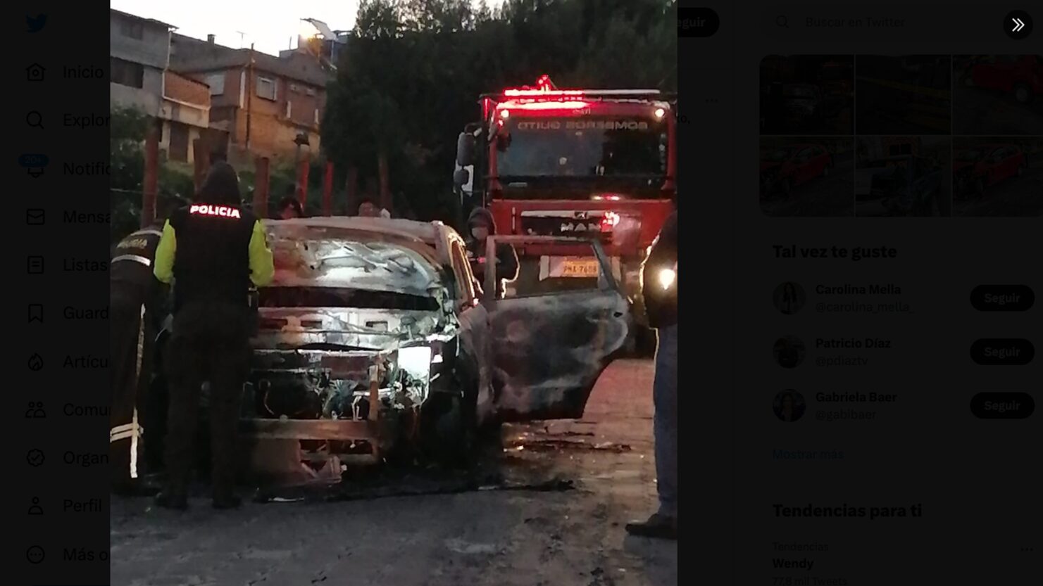 Hallan un cadáver dentro de un auto incinerado en el sur de Quito