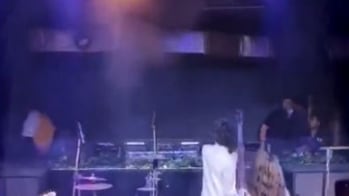 Un incendio dentro de una discoteca causa la muerte de 25 personas