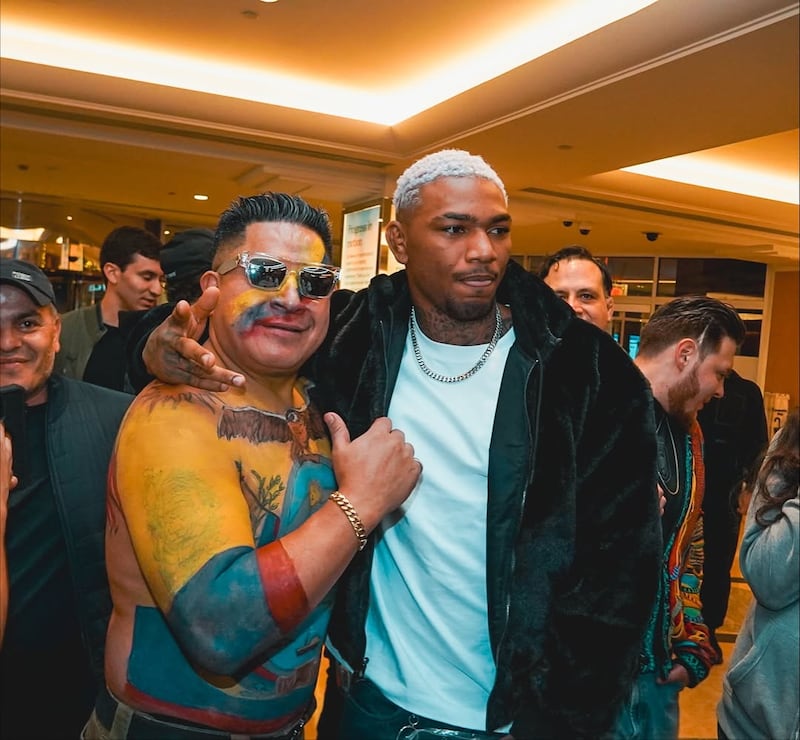 Así festejo Michael Morales su victoria sobre Sean Brady.